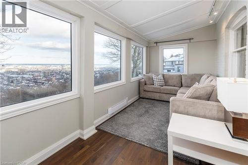 47 Mountain Park Avenue, Hamilton, ON - Indoor