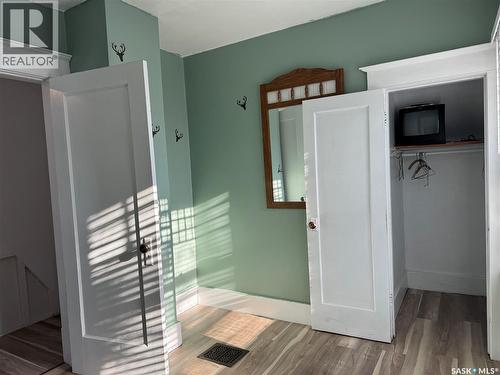 307 1St Street E, Wynyard, SK - Indoor