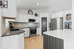 STAINLESS STEEL APPLIANCES - 