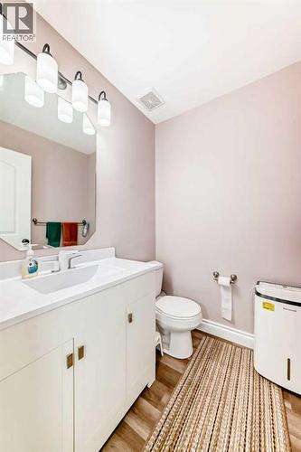 20 Bowman Circle, Sylvan Lake, AB - Indoor Photo Showing Bathroom