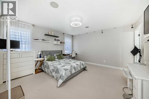 20 Bowman Circle, Sylvan Lake, AB - Indoor Photo Showing Bedroom
