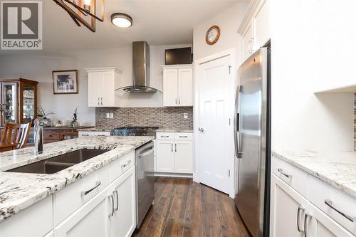 127 Westgate Drive, Coaldale, AB - Indoor Photo Showing Kitchen With Double Sink With Upgraded Kitchen