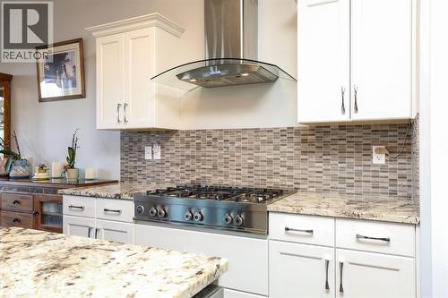 127 Westgate Drive, Coaldale, AB - Indoor Photo Showing Kitchen With Upgraded Kitchen