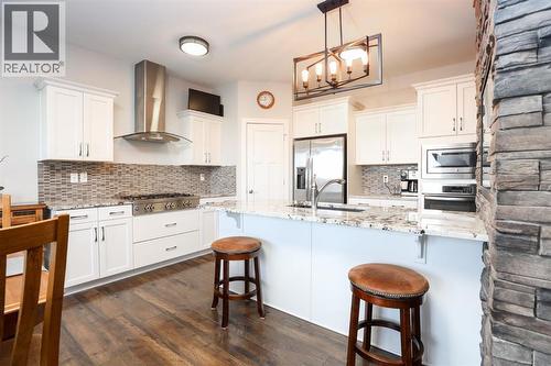 127 Westgate Drive, Coaldale, AB - Indoor Photo Showing Kitchen With Upgraded Kitchen