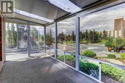 1402 Crescent Road Nw, Calgary, AB - Outdoor