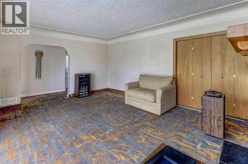 1402 Crescent Road Nw, Calgary, AB - Indoor