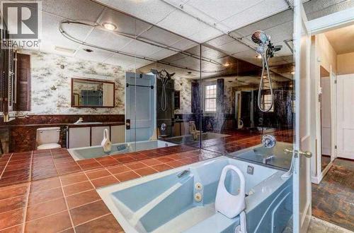 1402 Crescent Road Nw, Calgary, AB - Indoor