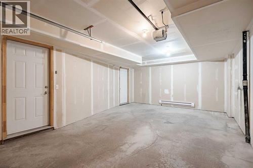 122 Panamount Drive Nw, Calgary, AB - Indoor