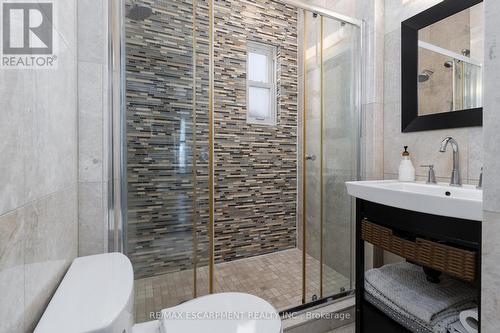 47 Mountain Park Avenue, Hamilton, ON - Indoor Photo Showing Bathroom