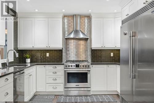 2036 Mountainside Drive, Burlington, ON - Indoor Photo Showing Kitchen With Upgraded Kitchen