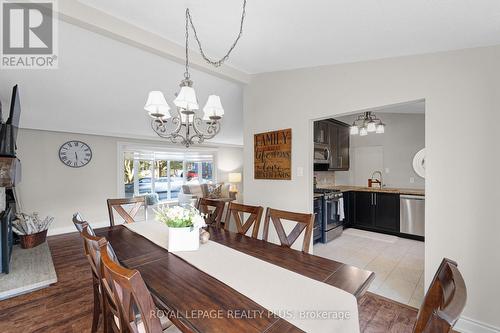 2063 Cavendish Drive, Burlington, ON - Indoor Photo Showing Dining Room