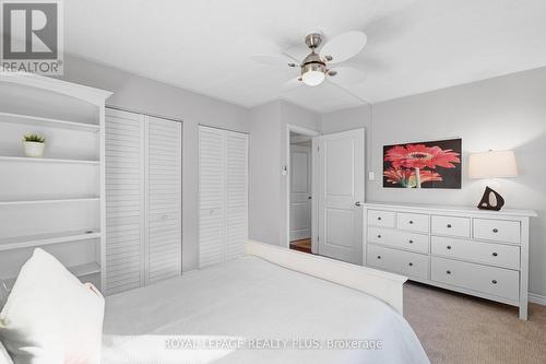 2063 Cavendish Drive, Burlington, ON - Indoor Photo Showing Bedroom