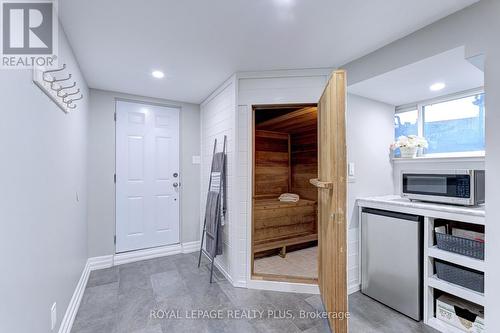 2063 Cavendish Drive, Burlington, ON - Indoor Photo Showing Other Room