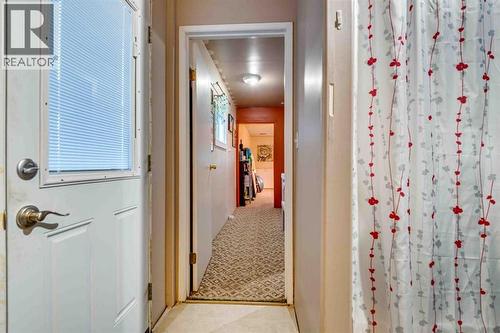 206 5 Avenue Se, Three Hills, AB - Indoor Photo Showing Other Room