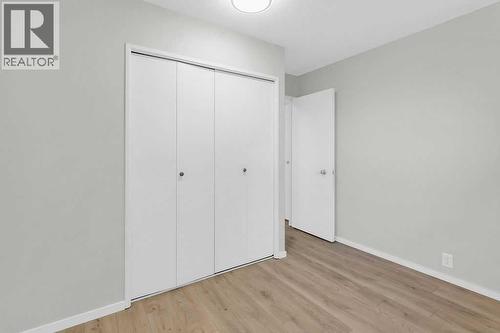 10 Radcliffe Crescent Se, Calgary, AB - Indoor Photo Showing Other Room