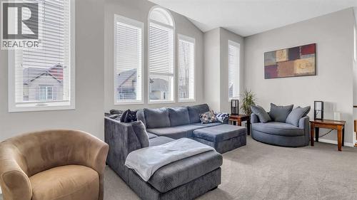 1120 Windhaven Close Sw, Airdrie, AB - Indoor Photo Showing Living Room