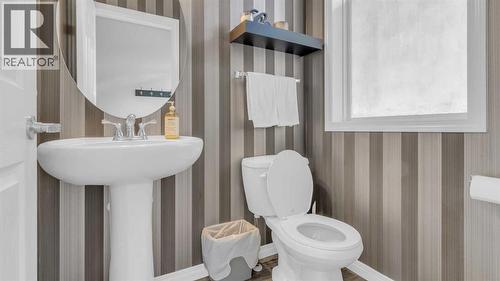1120 Windhaven Close Sw, Airdrie, AB - Indoor Photo Showing Bathroom