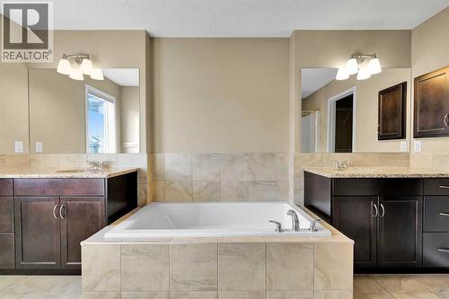 88 Nolanfield Crescent Nw, Calgary, AB - Indoor Photo Showing Bathroom