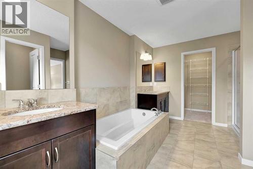 88 Nolanfield Crescent Nw, Calgary, AB - Indoor Photo Showing Bathroom