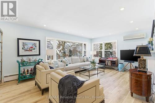 55 Caledonia Terrace, Goderich (Goderich (Town)), ON - Indoor Photo Showing Living Room