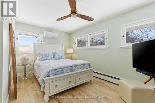 55 Caledonia Terrace, Goderich (Goderich (Town)), ON - Indoor Photo Showing Bedroom
