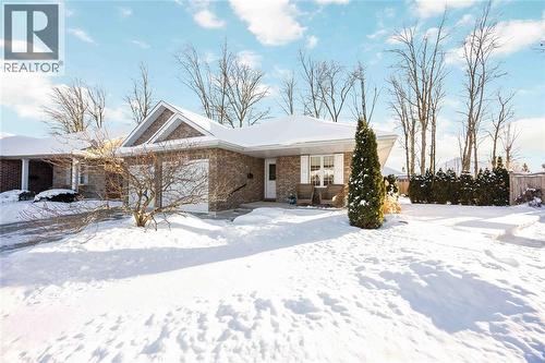 258 GEMSTONE COURT  Sarnia, ON N7S 6M9