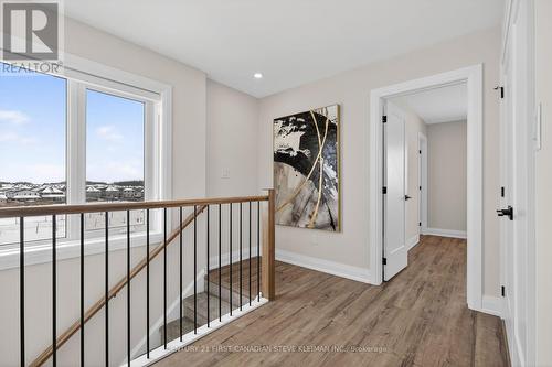 105 - 2830 Tokala Trail, London North (North S), ON - Indoor Photo Showing Other Room