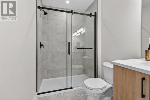 105 - 2830 Tokala Trail, London North (North S), ON - Indoor Photo Showing Bathroom