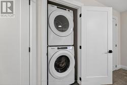 Seperate Suite Laundry - 