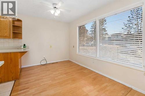 Dining Area - 1423 18A Street Ne, Calgary, AB - Indoor Photo Showing Other Room