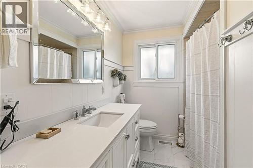 566 Lani Crescent, Burlington, ON - Indoor Photo Showing Bathroom