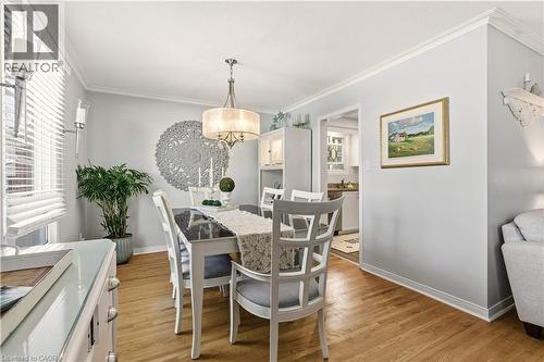 566 Lani Crescent, Burlington, ON - Indoor Photo Showing Dining Room