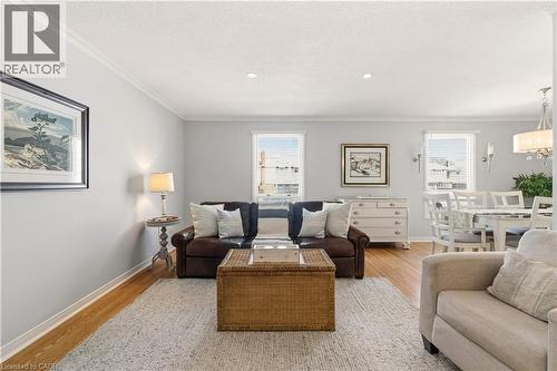 566 Lani Crescent, Burlington, ON - Indoor Photo Showing Living Room