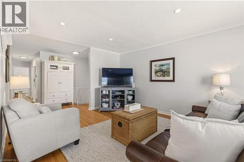 566 Lani Crescent, Burlington, ON - Indoor Photo Showing Living Room