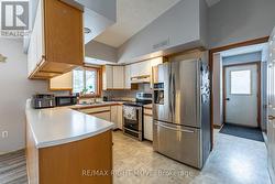 Open concept kitchen and dining room - 