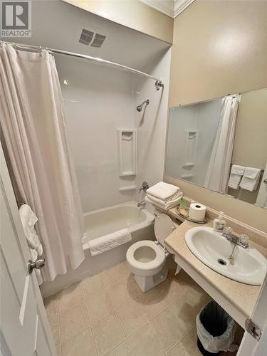 11 Main Street, St.Brides, NL - Indoor Photo Showing Bathroom