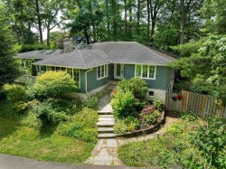 1412 Glenwood Drive  Mississauga, ON L5G 2X1