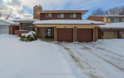 32 Sheldonbury Crescent  Toronto, ON M1W 1K9