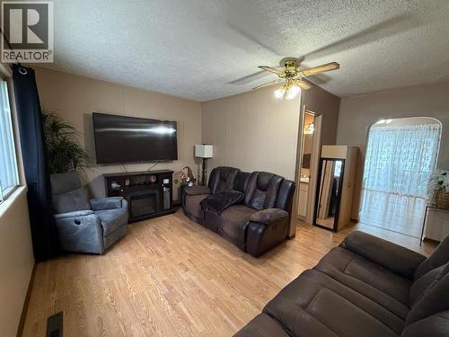1026 11 Avenue, Wainwright, AB - Indoor Photo Showing Living Room