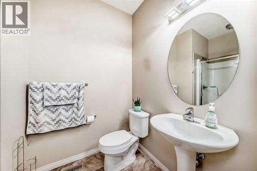 71 Martha'S Meadow Close Ne, Calgary, AB - Indoor Photo Showing Bathroom