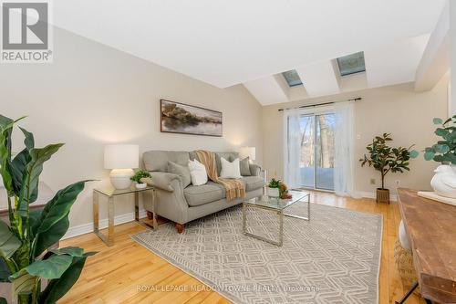 51 Lynden Circle, Halton Hills, ON - Indoor Photo Showing Living Room