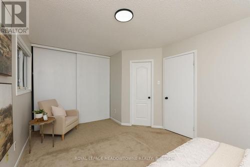 51 Lynden Circle, Halton Hills, ON - Indoor Photo Showing Bedroom