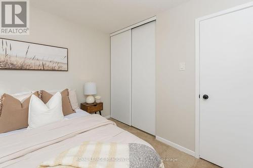 51 Lynden Circle, Halton Hills, ON - Indoor Photo Showing Bedroom