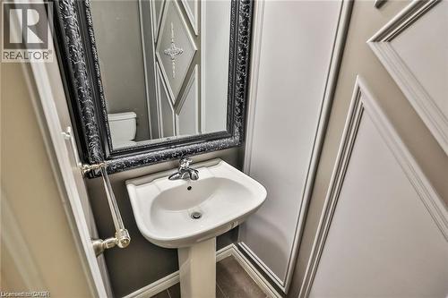 View of bathroom - 42 Madonna Drive, Hamilton, ON - Indoor Photo Showing Bathroom