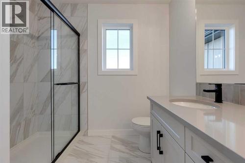 367 Fireside Drive, Cochrane, AB - Indoor Photo Showing Bathroom