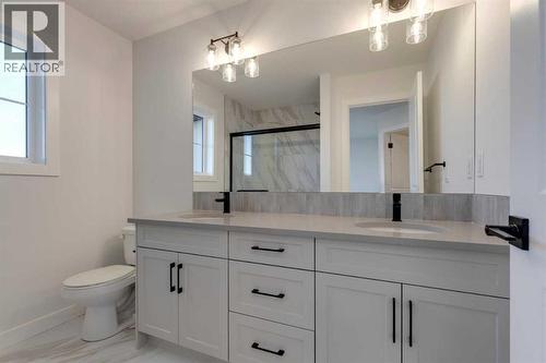 367 Fireside Drive, Cochrane, AB - Indoor Photo Showing Bathroom