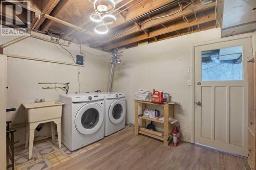 2314 Richmond Road Sw, Calgary, AB - Indoor Photo Showing Laundry Room