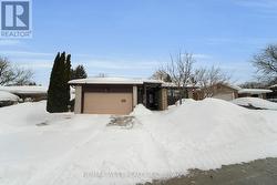 151 BRAHMS AVENUE  Toronto, ON M2H 1H9