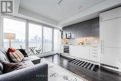 3213 - 403 CHURCH STREET  Toronto, ON M4Y 0C9