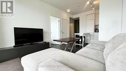 1702 - 7 GOLDEN LION HEIGHTS  Toronto, ON M2M 0C1